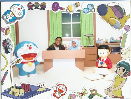 Belom lengkap rasanya tanpa foto di lacinya Nobita :D